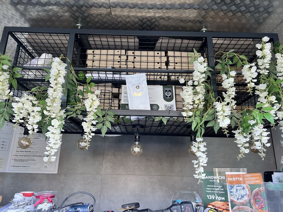 Дизайнерська полка з підсвіткою