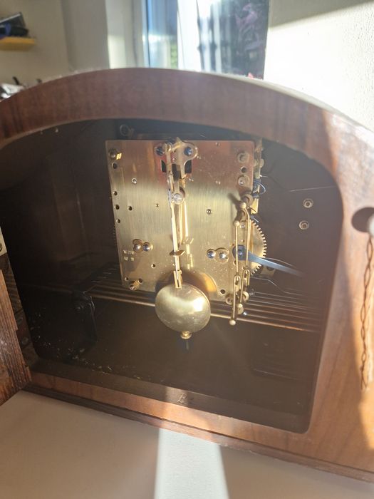 Relógio de corda Junghans. Relógio carrilhão de mesa