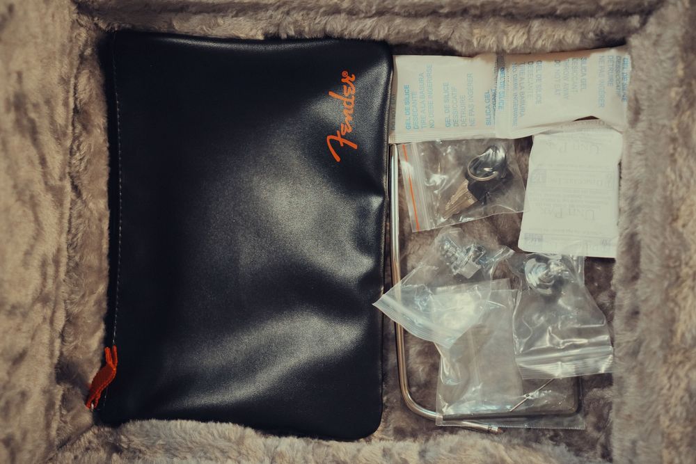 Guitarra Fender American Ultra II Stratocaster HSS MN SRD Igual a Nova