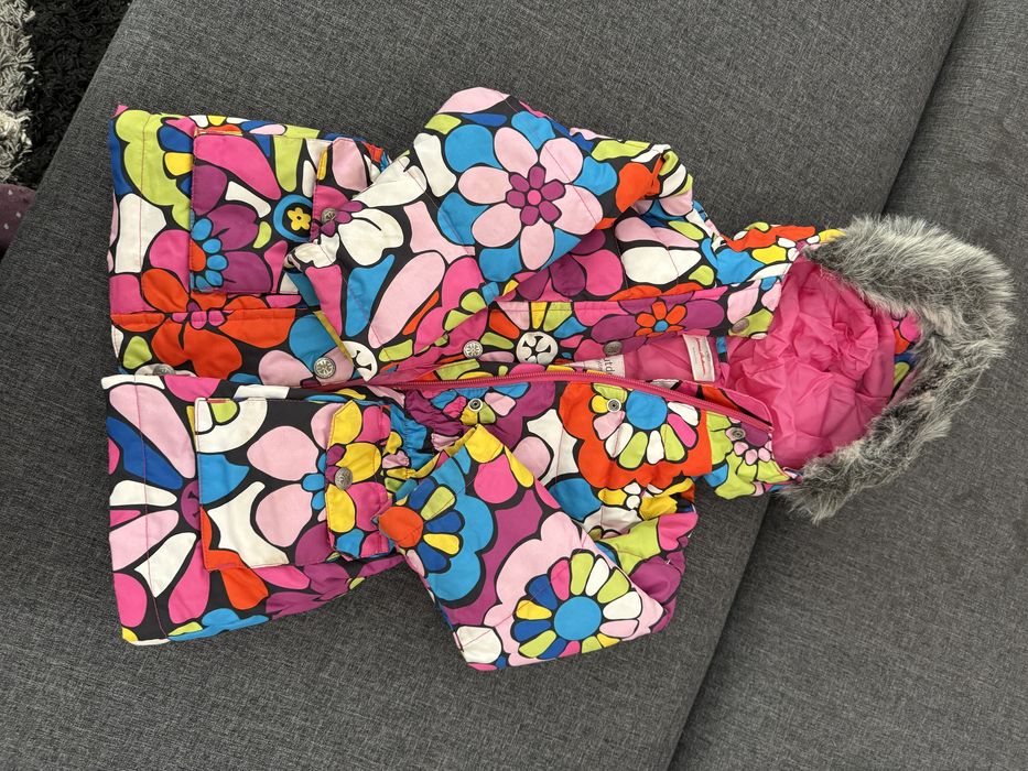 Продам верхній одяг для дівчинки