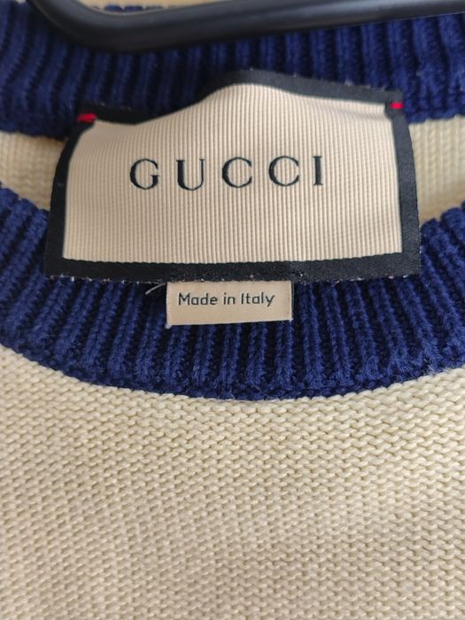 Beżowy sweter Gucci w czerwone paski