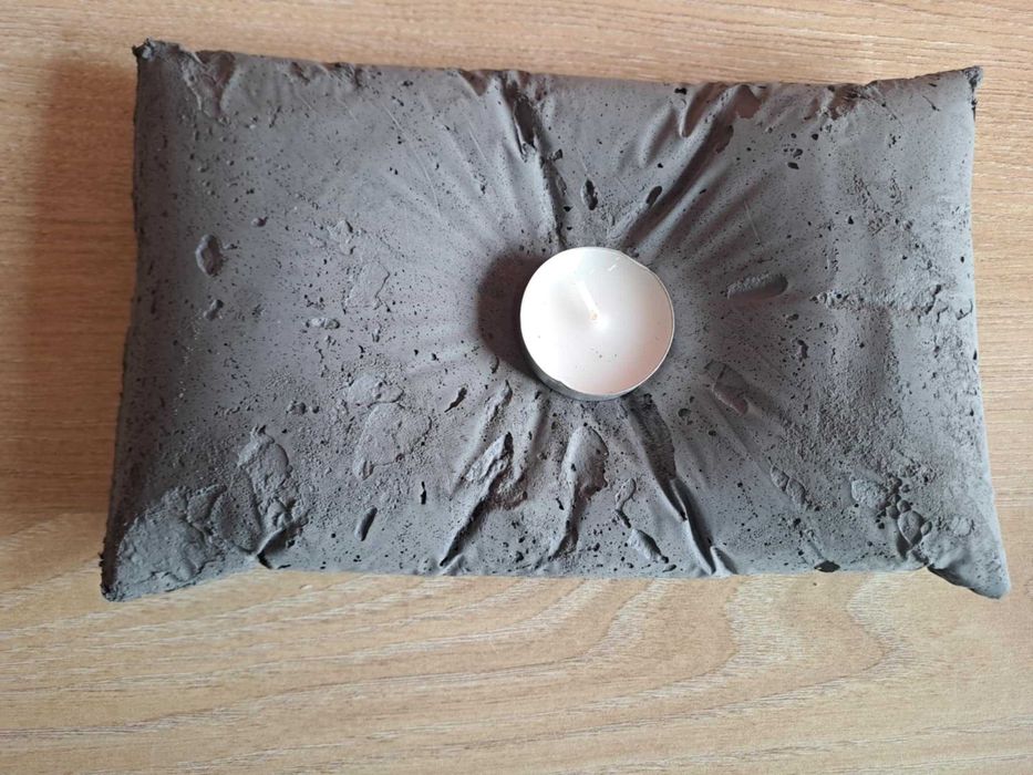 Świeczniki.Poduszki betonowe, swieczniki