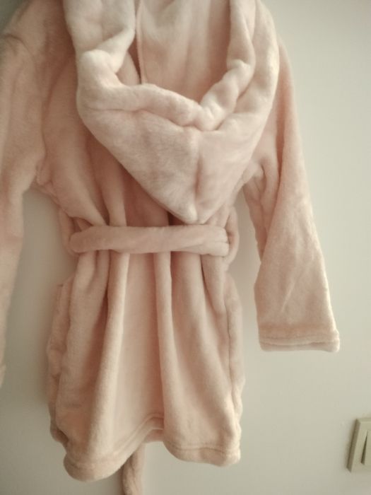 Продам махровий халатик для дівчинки