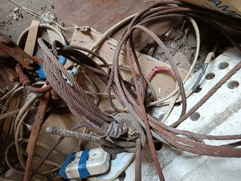 Трос стальной 7 мм 50 метров со струбциной и цепью