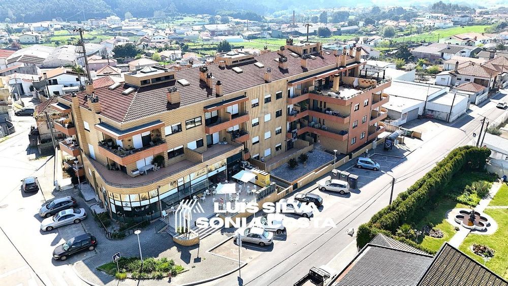 Apartamento T3 Duplex c/ 200m2, Varandas, Garagem e Último Andar... — Lourosa, Aveiro