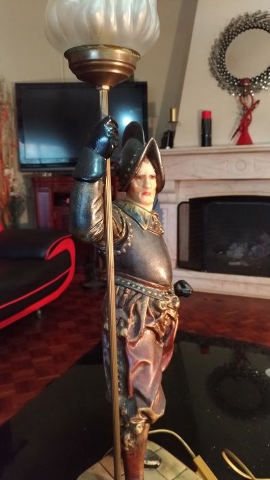 Candeeiro muito antigo e lindo