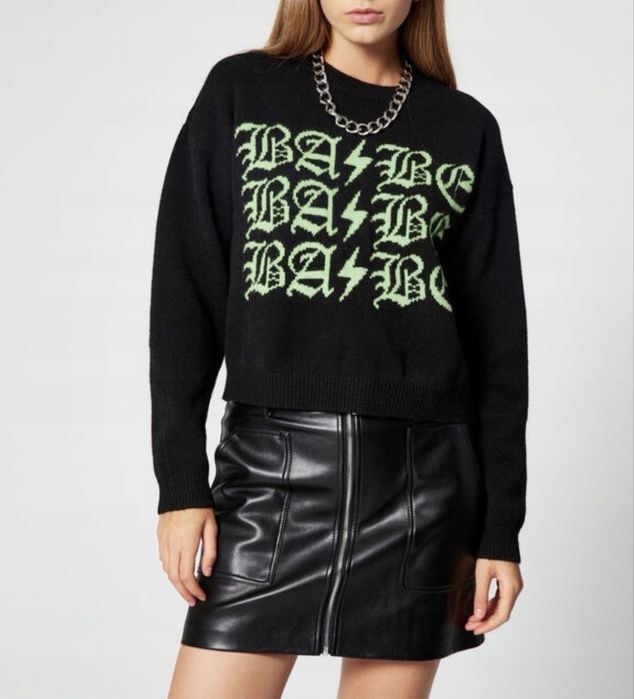 Krótki sweter Jennyfet z napisem Babe xxs-xs