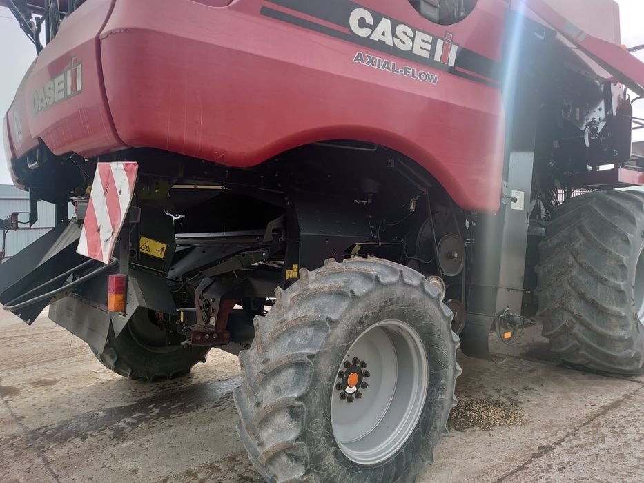 Комбайн  Caselll,