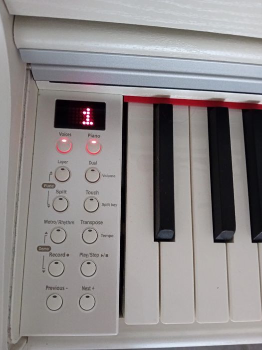 Piano elétrico Kurzweil Young Chang