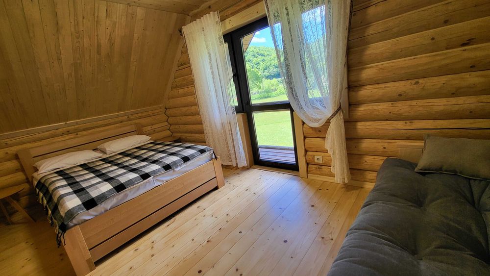 Котедж з 3 спальнями в Карпатах.Чан, сауна.Оренда подобово, відпочинок