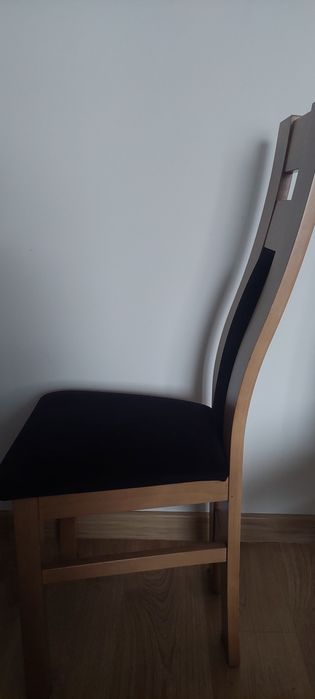 Sprzedam komplet 6 krzeseł
