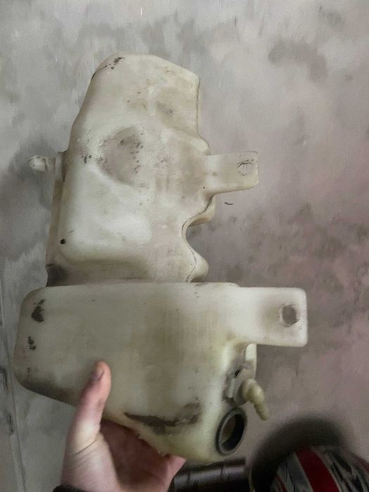 продам бачок  омывателя BMW E38 оригинал