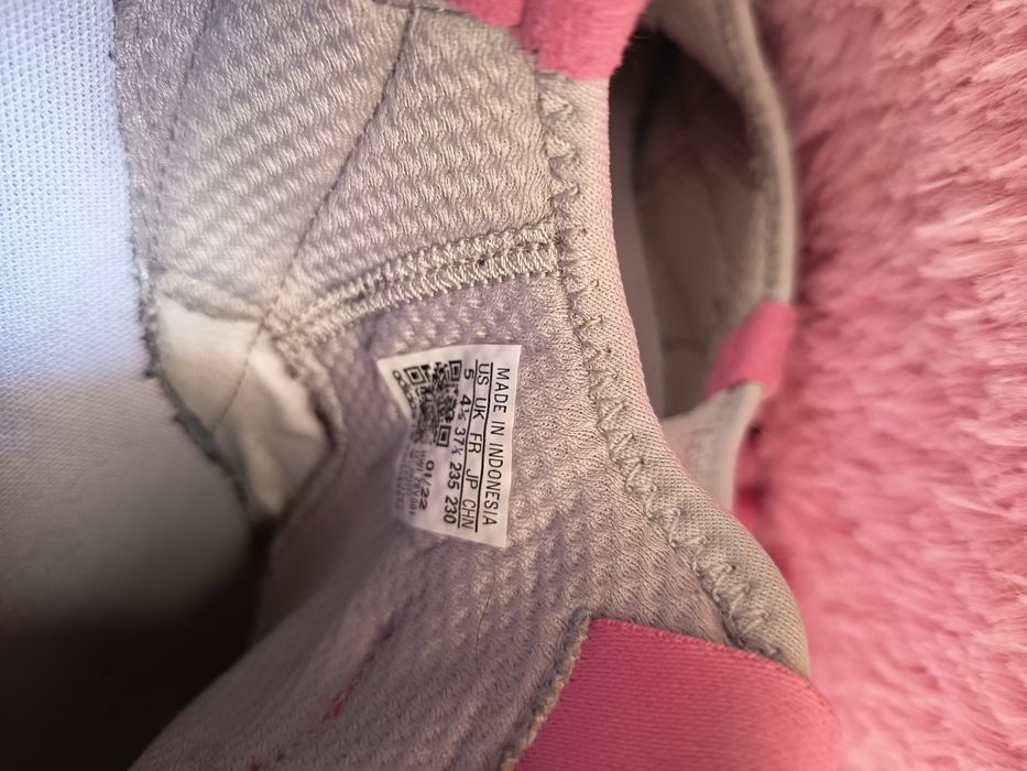 Ténis Adidas - Cinza e rosa - Tamanho 37,5