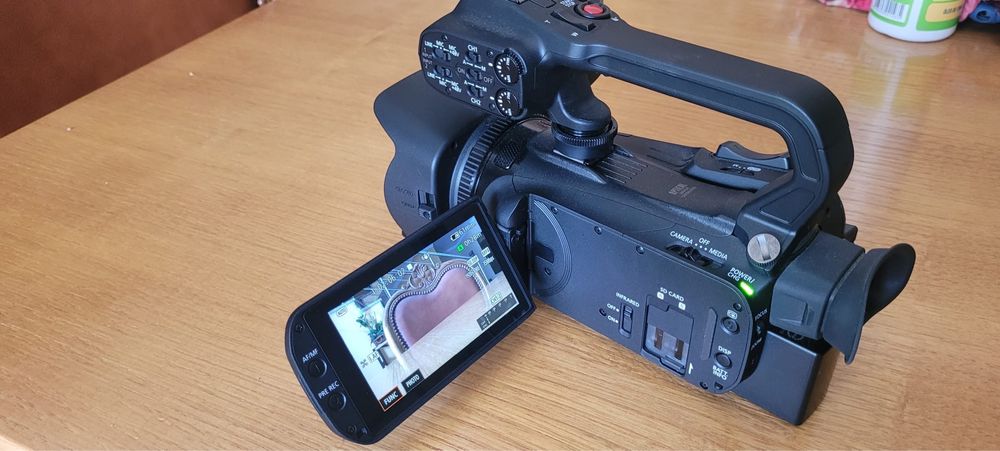 Canon XA60 4K Camcorder Pro - Como Nova (C/ Pega XLR e Caixa)