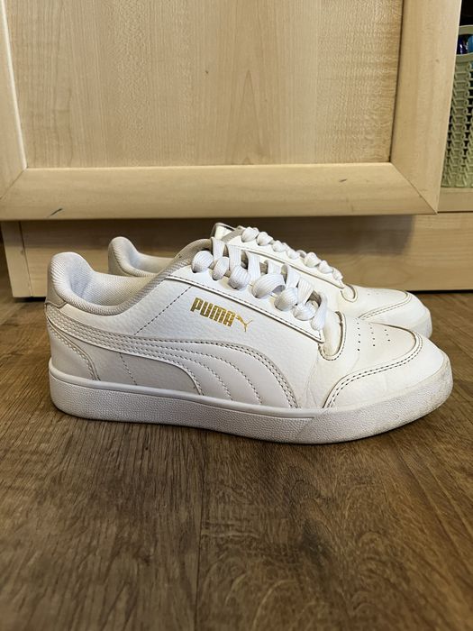 Білі кросівки Puma