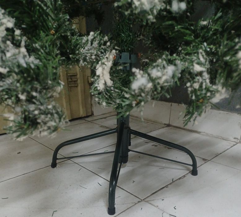 Árvore de natal com efeito neve 1,5m