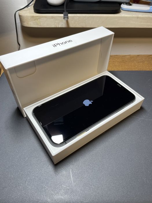 iPhone 11 64GB Black | Box | Okazja | Uszkodzony ekran