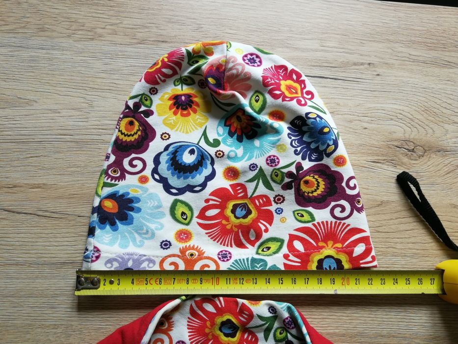 Czapka i chusta folklorystyczna