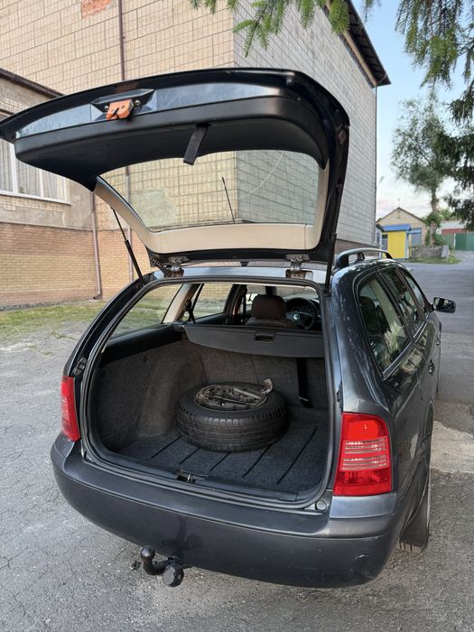 Skoda Octavia Tour 1.6 газ/бензин