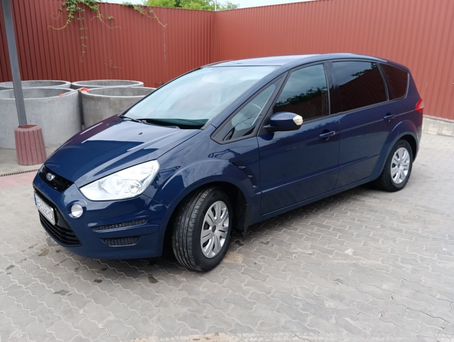 Автомобіль Ford S-max