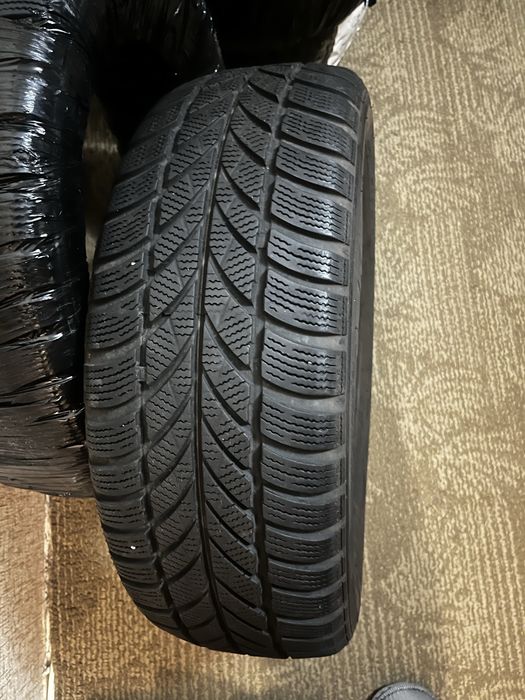 Зимові шини для автомобіля - 195/60 R15