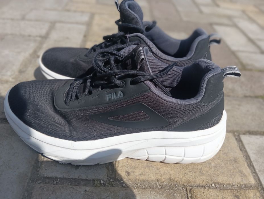 Кроссовки Fila в хорошем состоянии