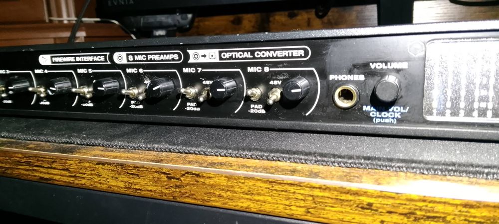 Motu 8 pre firewire + przewód optyczny