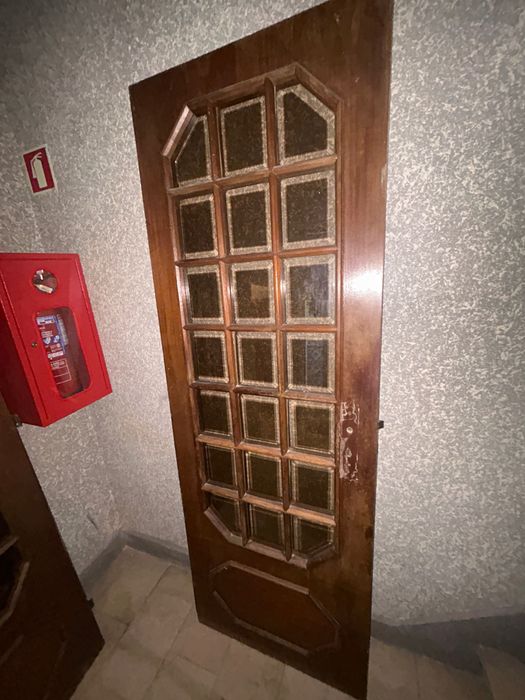 Portas interiores de casa de madeira