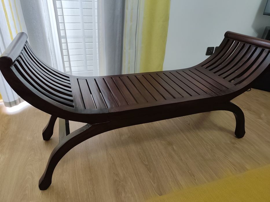 Canapé em madeira mogno