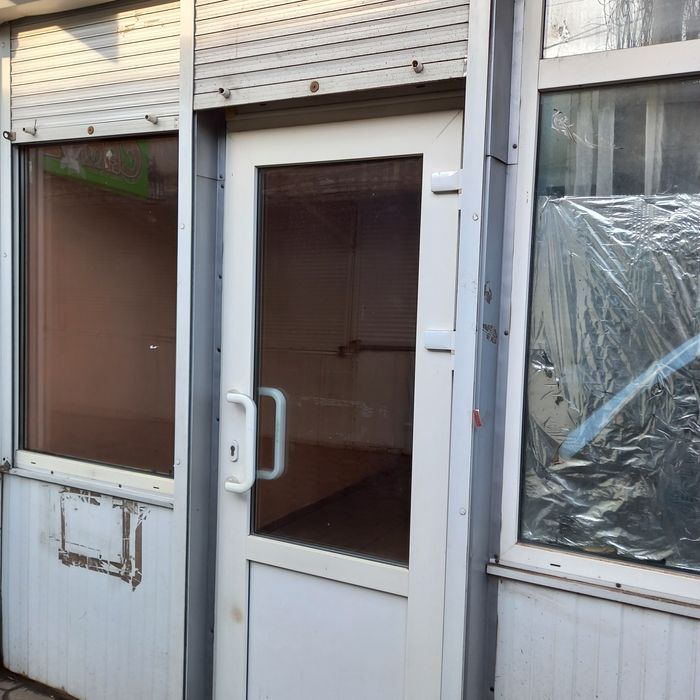 Продаю, 11кв.м, 50 кв.м.,или сдаю, подходит для парикмахерской или пош