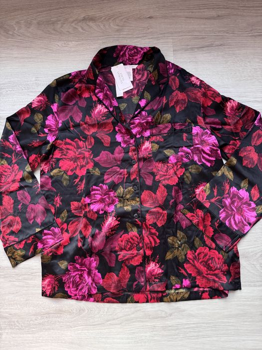 Długa satynowa piżama w kwiatki Victoria’s Secret