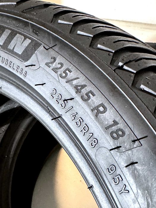 Pneus Michelin CrossClimate 2 - 225/45/18 - Como NOVOS