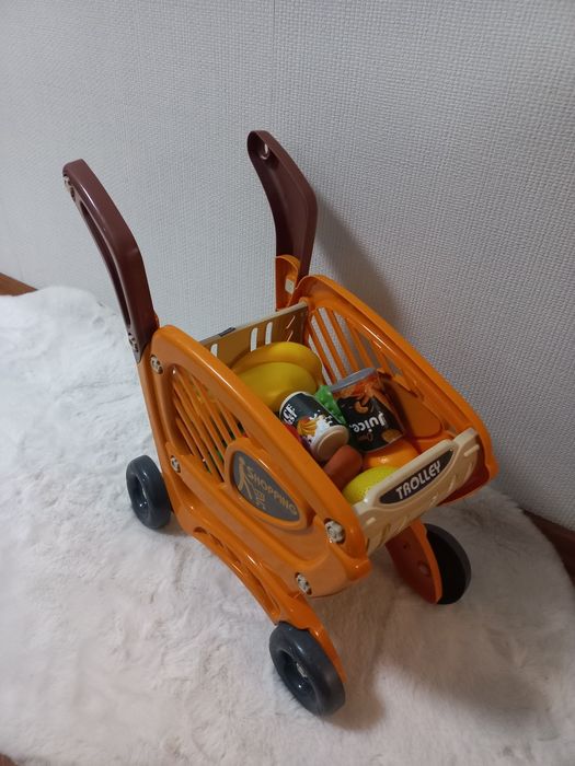Іграшка, корзинка /візок з продуктами