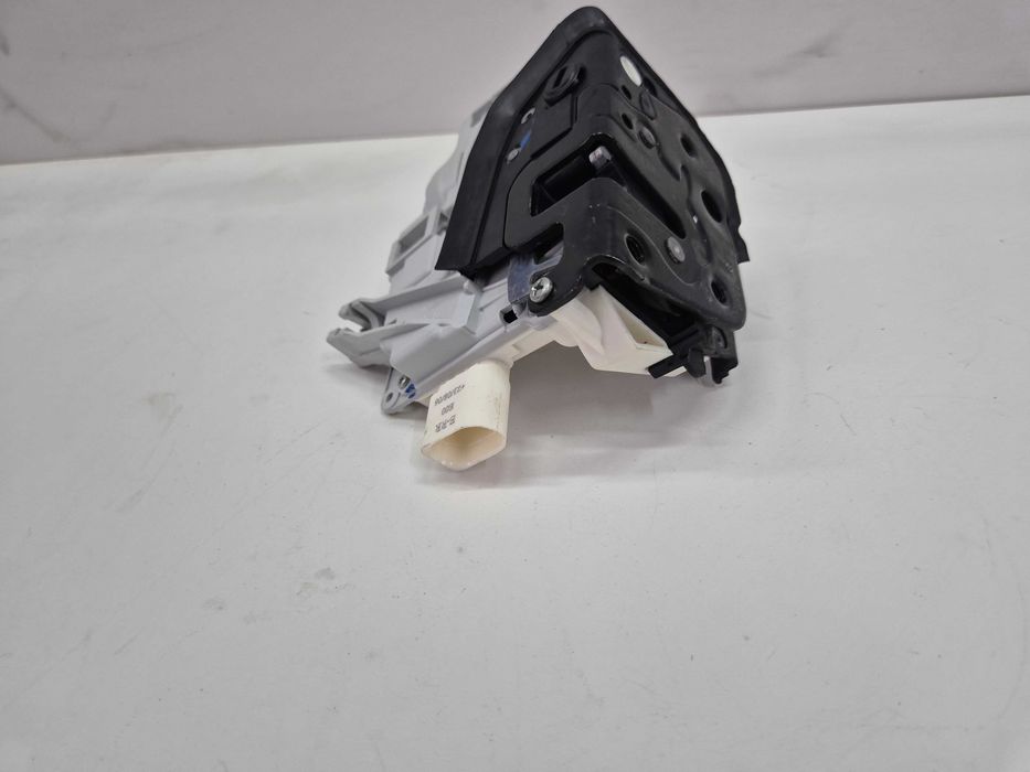 audi a6 c6 a3 sportback 8P a4 b7 zamek prawy tył tylny 7 pin