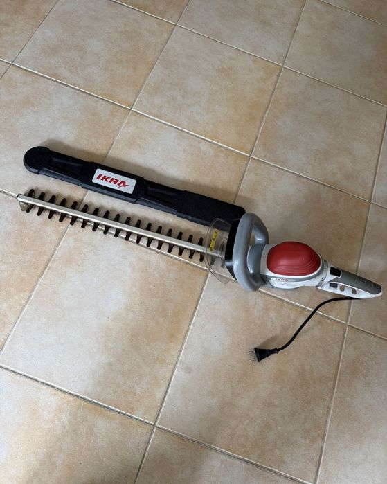 Máquina de Cortar Sebes IKRA IHS 600 Elétrica – 600W