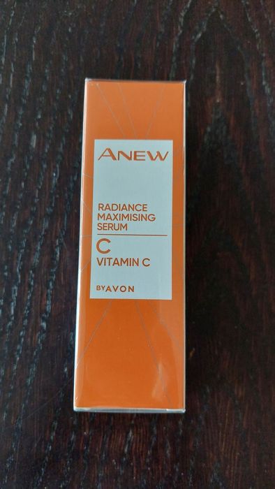 Avon Anew serum do twarzy z 10% wit.C rozświetlające