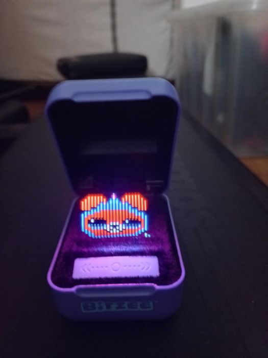 Bitzee - jogo interactivo