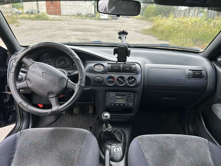 Ford Escort 1.6 бензин переоформояється