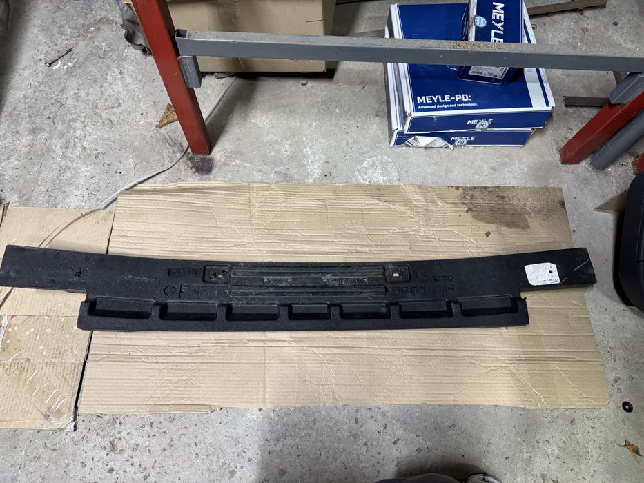 Абсорбер переднього заднього бампера пінопласт Dodge Journey Se