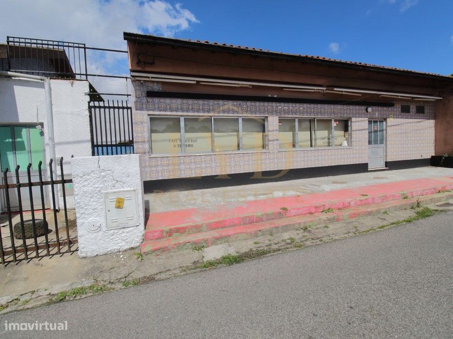 Espaço Comercial em Arada