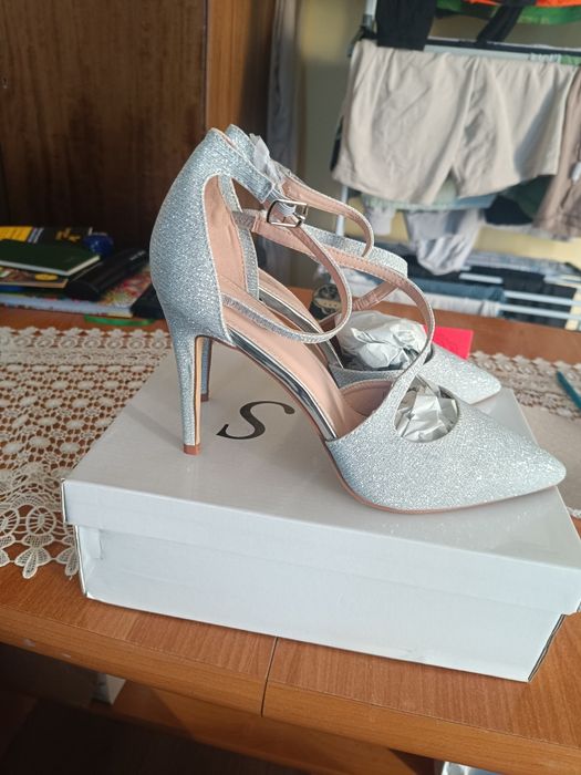 Buty  na obcasie