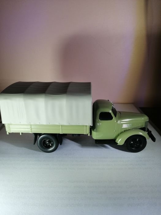 Zis Kultowe Ciężarówki PRL Ixo 1/43