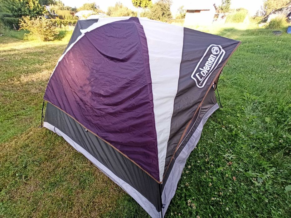 Namiot: Coleman Sundome 7'x7'.