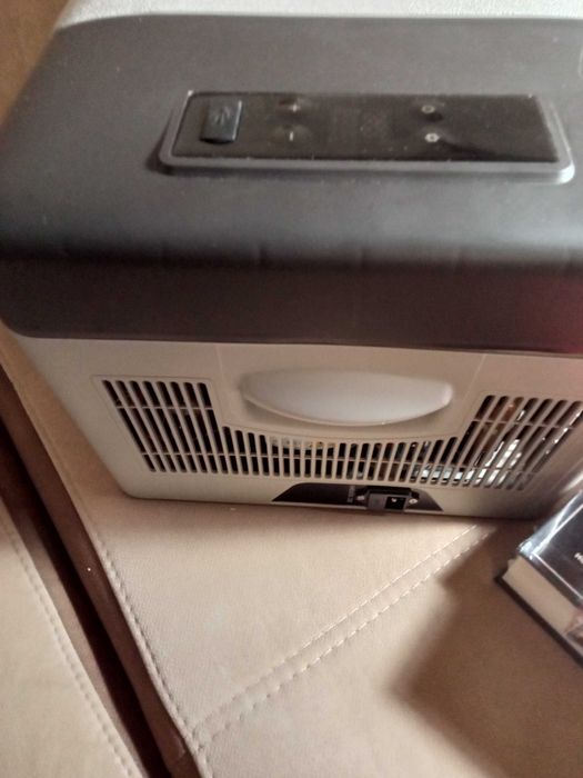 Frigorífico 259€.Portátil com defeito. Oportunidades