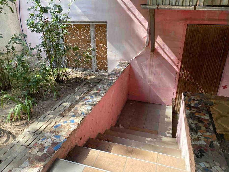 Продам коммерческое помещение р-н ЮТЗ.