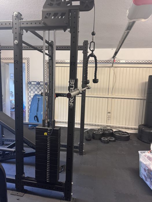Cage / Power Rack ROGUE com sistema de cabos