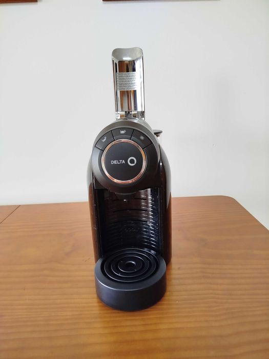 Máquina de café Delta Q semi nova