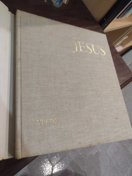 Jesus: A Sua vida, narrada pelos grandes artistas plásticos