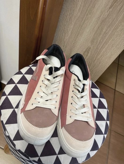 Trampki, sneakersy 36