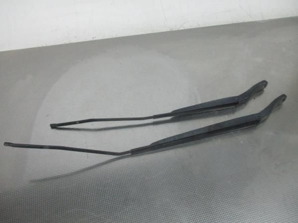 Haste / braço de escova limpa vidros frente direita RENAULT Megane III